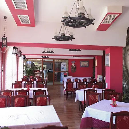 מלון Ribarska Sreshta Family 3*