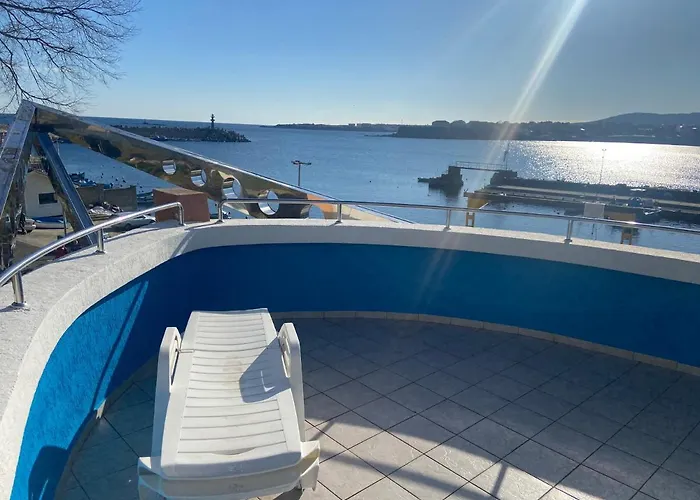 Ribarska Sreshta Family 3*